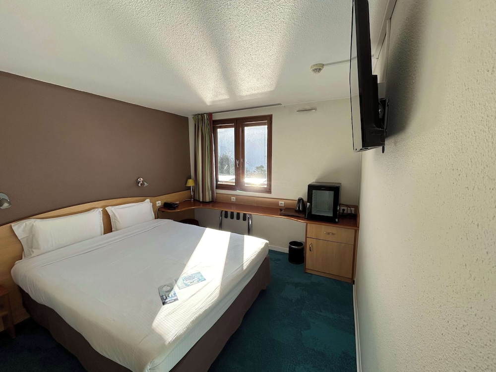 kyriad montpellier aeroport parc expo