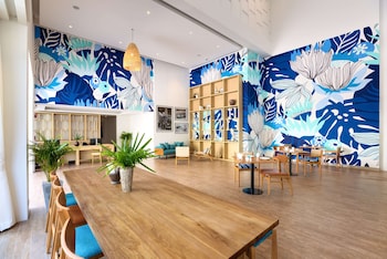 Outrigger Surin Beach Resort,Phuket>>Choeng Thale,4 star