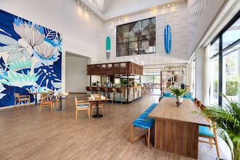 Outrigger Surin Beach Resort,Phuket>>Choeng Thale,4 star
