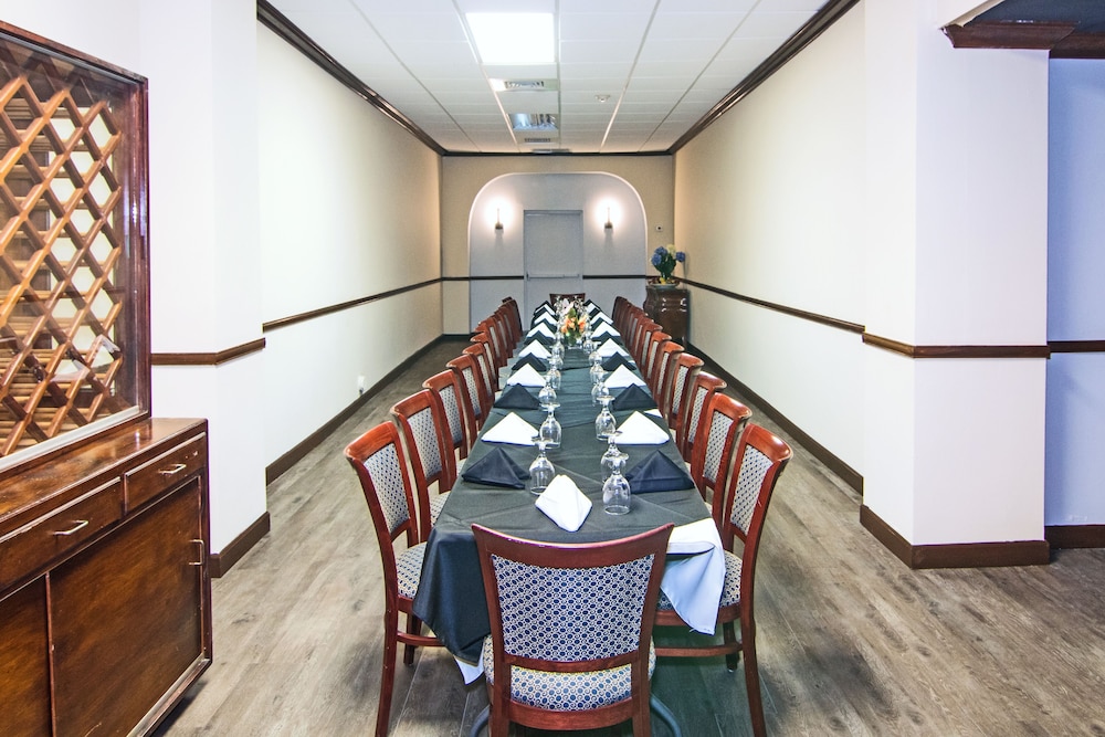 windward passage hotel