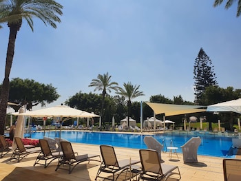dan caesarea resort