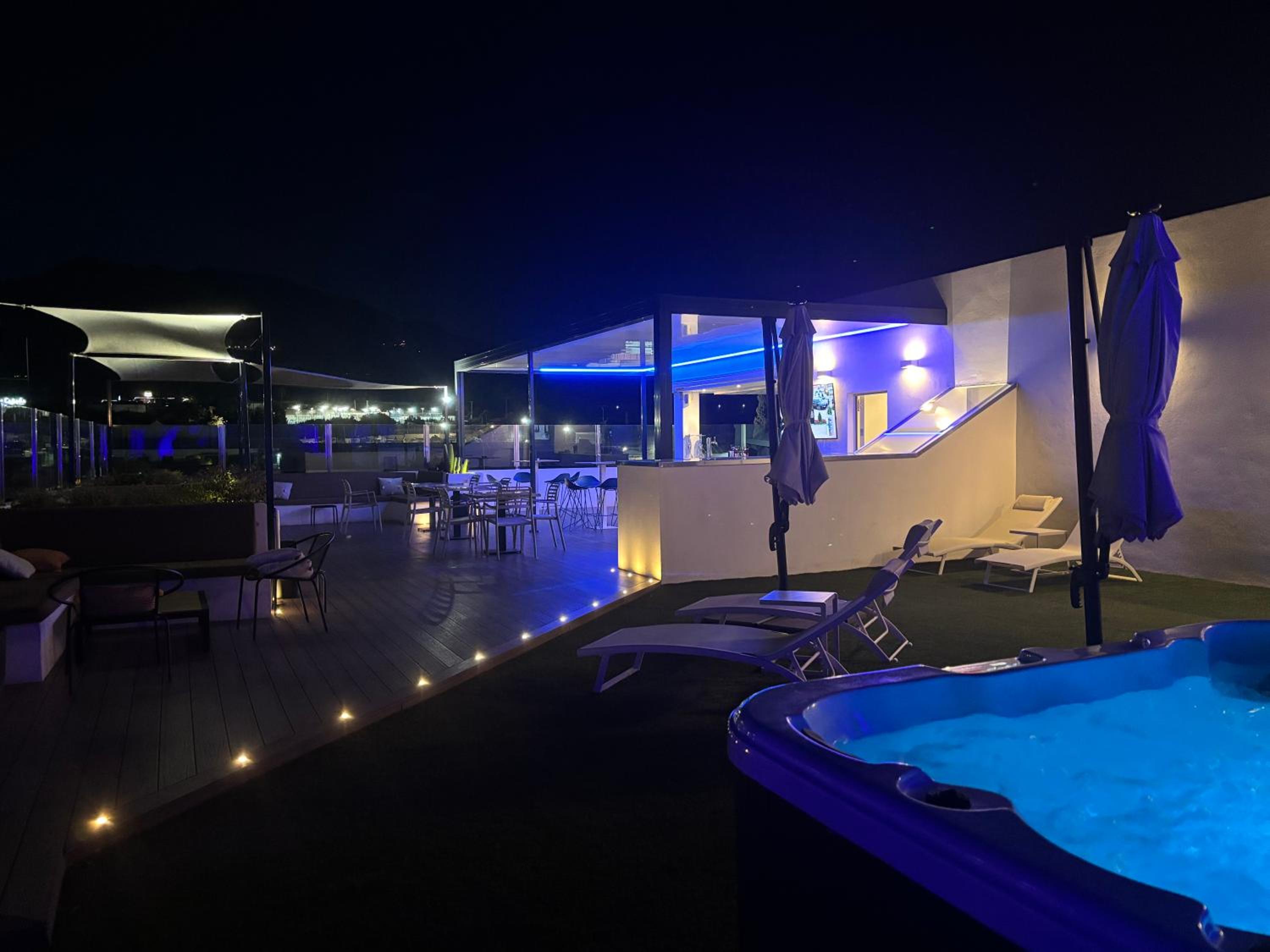 daos suites terrace marbella