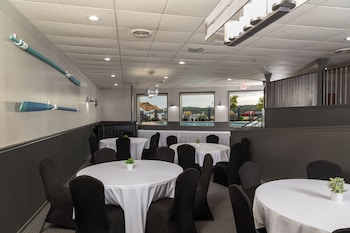 harbor shores on lake geneva