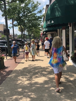 harbor shores on lake geneva
