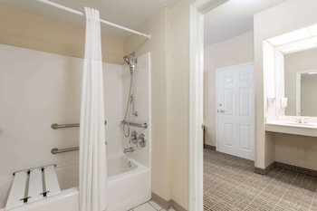 Baymont By Wyndham Lakeland,Lakeland>>Florida,3 star