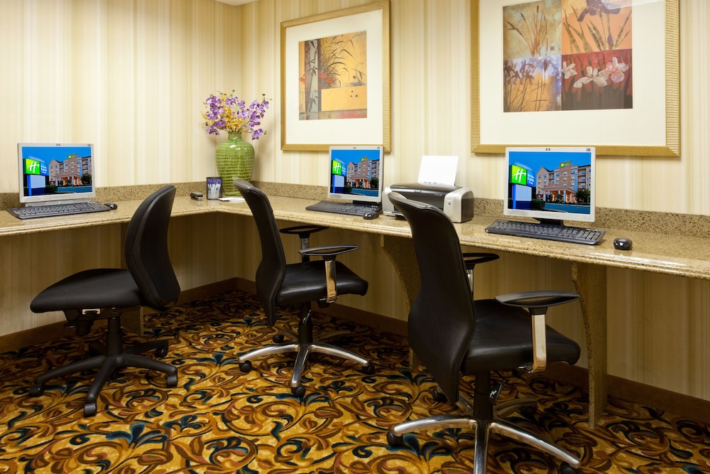 Holiday Inn Express & Suites Lakeland North - I-4,Lakeland - Winter Haven>>Lakeland,3 star