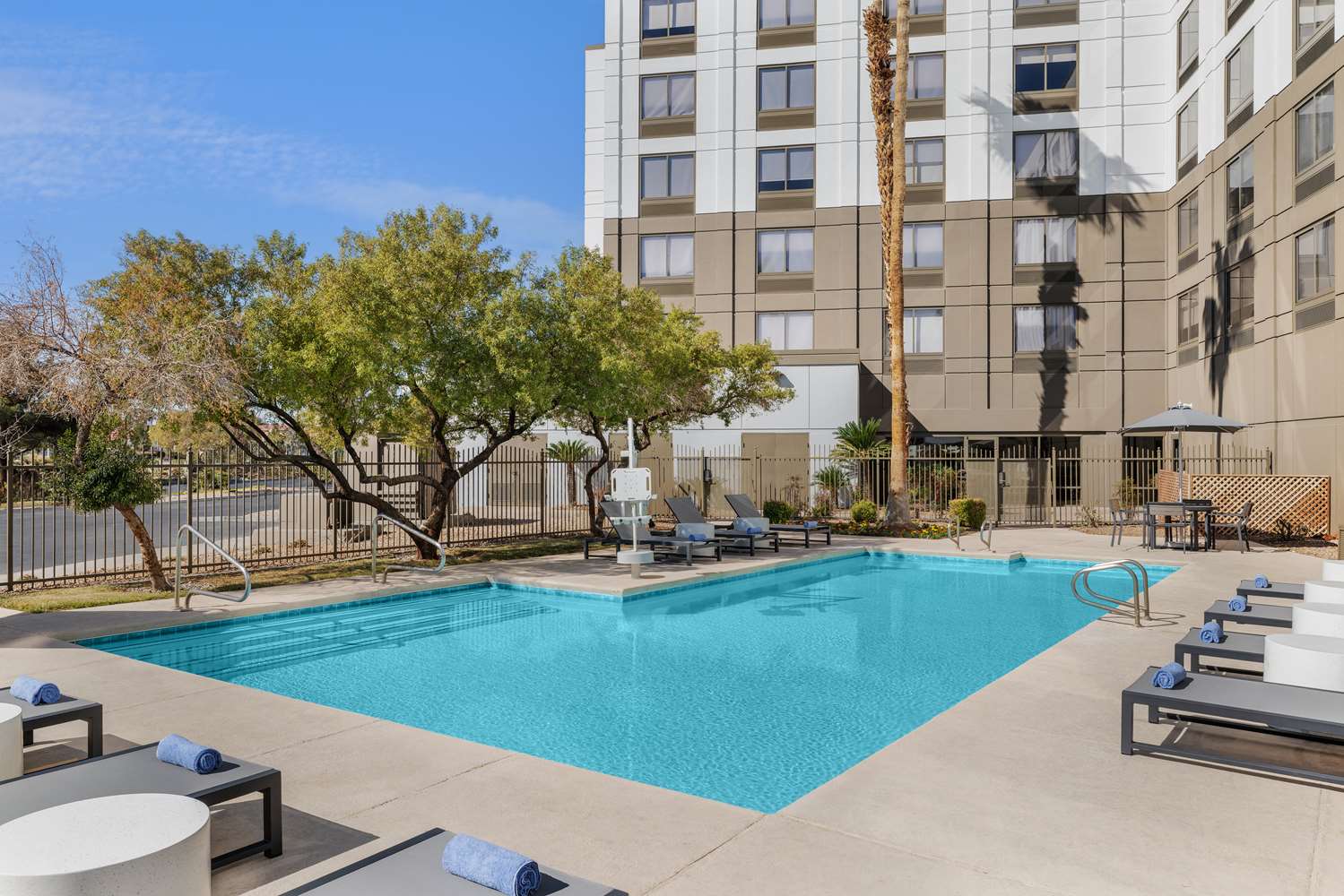 doubletree by hilton las vegas airport