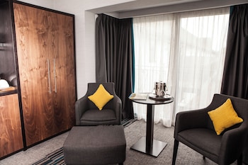 elite venue selection felbridge gatwick