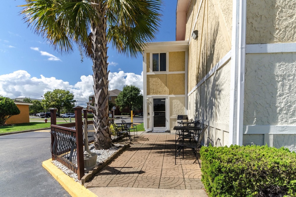 rodeway inn and suites jacksonville near camp lejeune