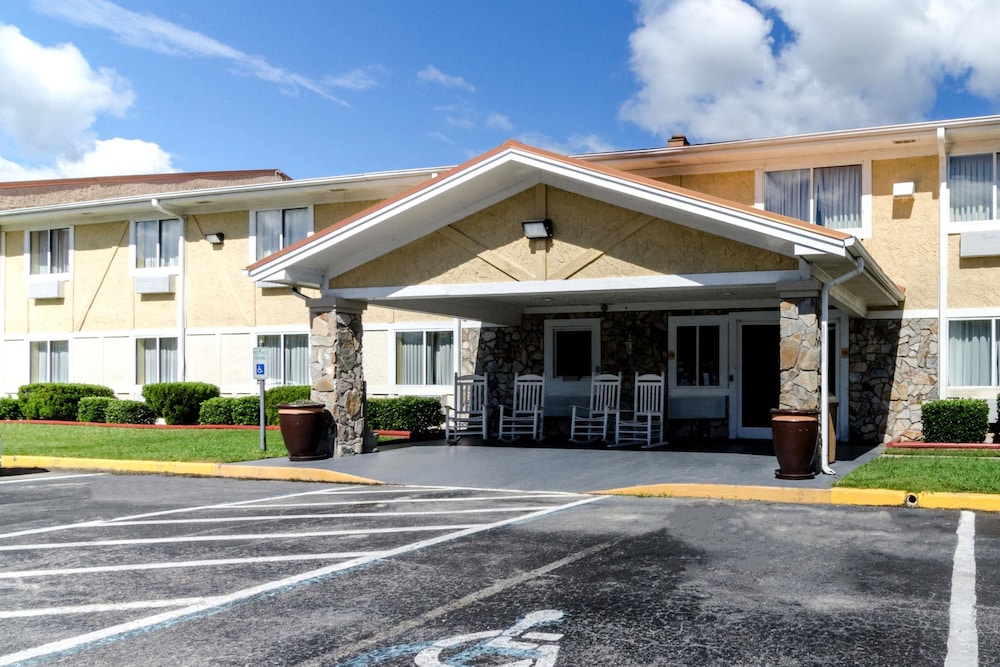 rodeway inn and suites jacksonville near camp lejeune