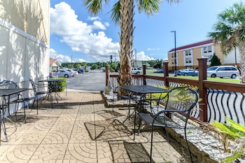 rodeway inn and suites jacksonville near camp lejeune