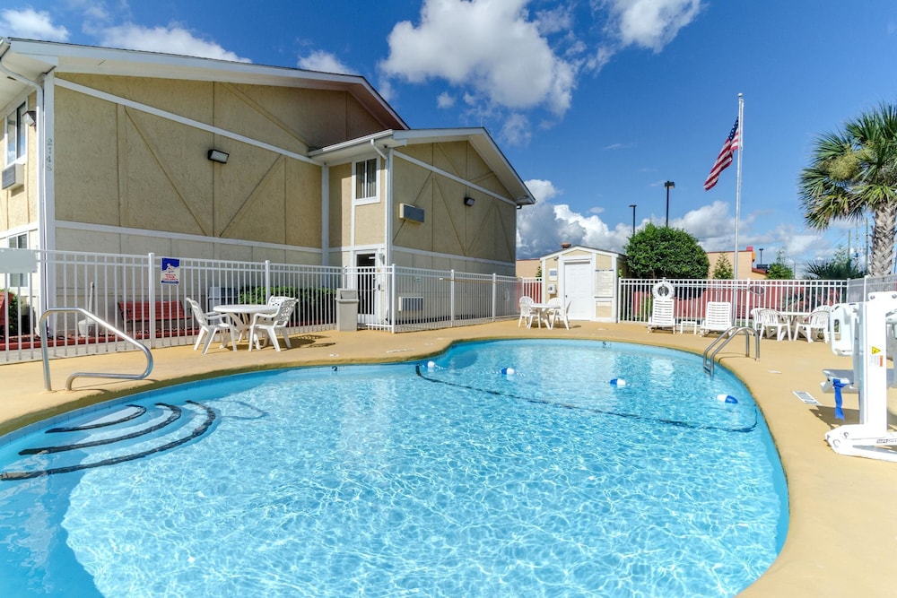 rodeway inn and suites jacksonville near camp lejeune