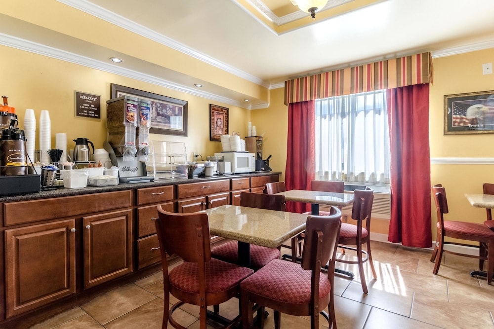 rodeway inn and suites jacksonville near camp lejeune