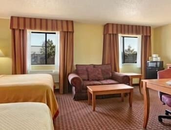 rodeway inn and suites jacksonville near camp lejeune