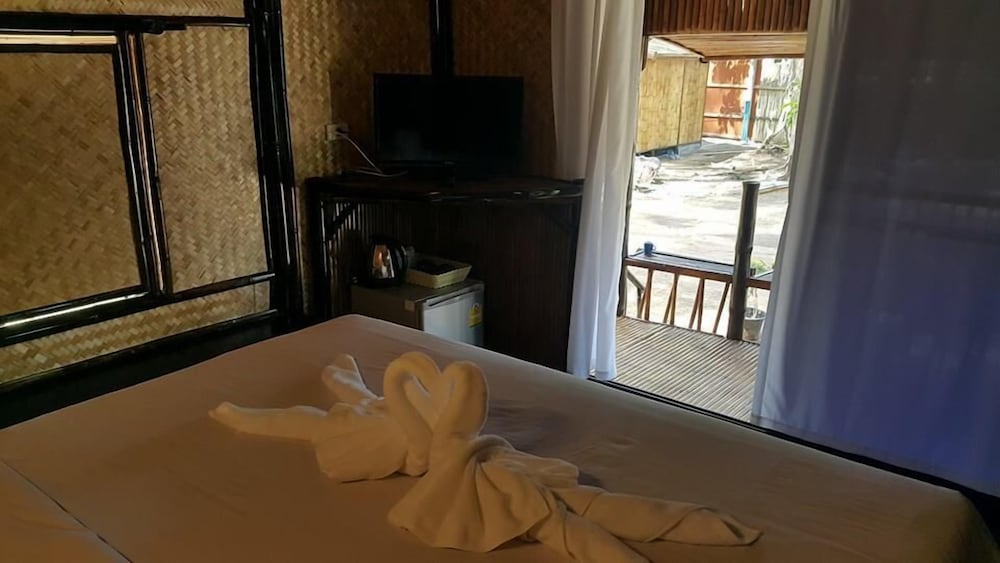 eco lanta hideaway beach resort