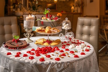 051 room and breakfast