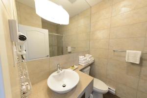 hotel le petit manoir du casino