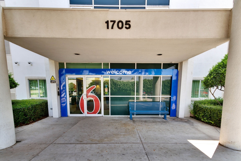 motel 6 lewisville tx dallas