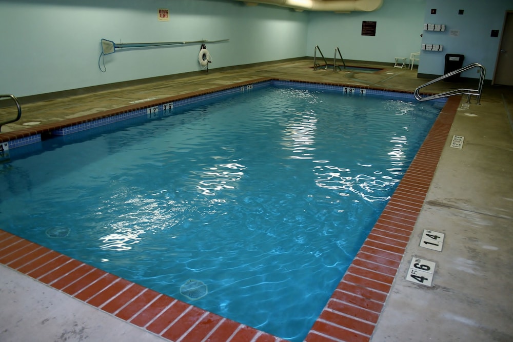 evergreen inn and suites