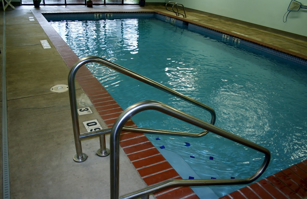 evergreen inn and suites