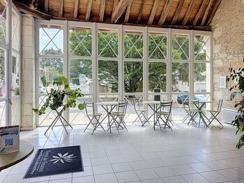 Appart Hotel La Roche Posay - Terres De France,Avenue Des Fontaines, 53,3 star