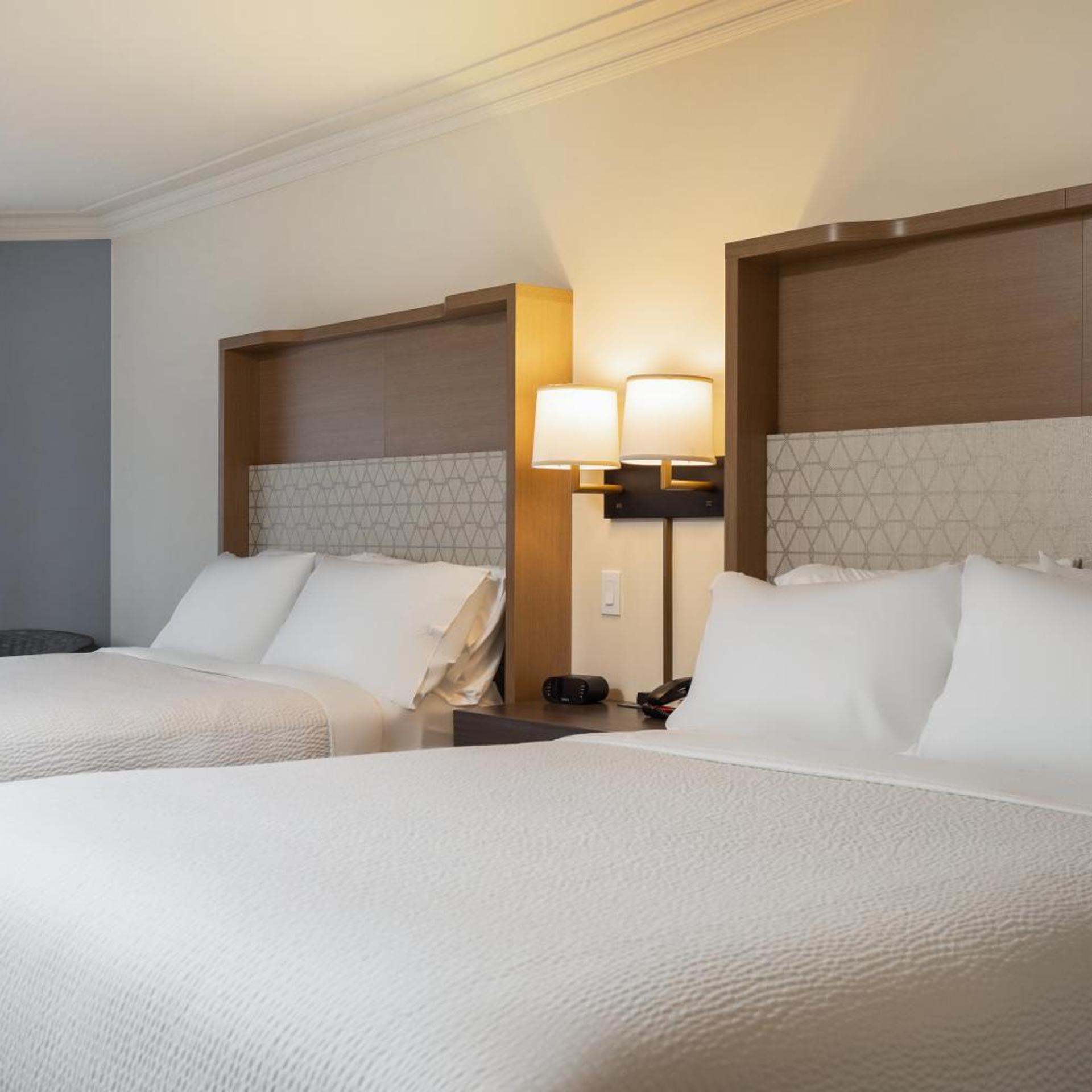 holiday inn victoria elk lake by ihg