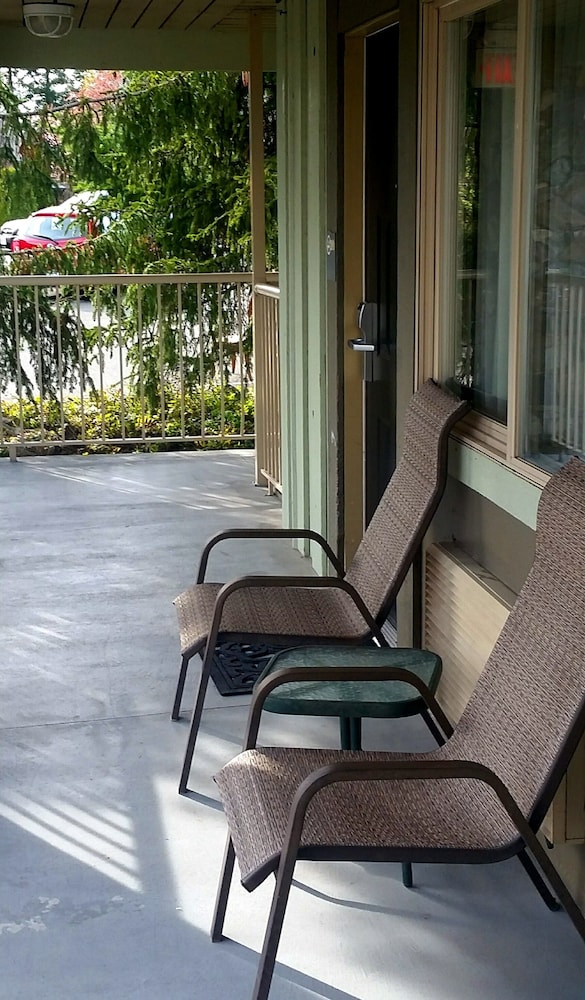 holiday inn victoria elk lake by ihg