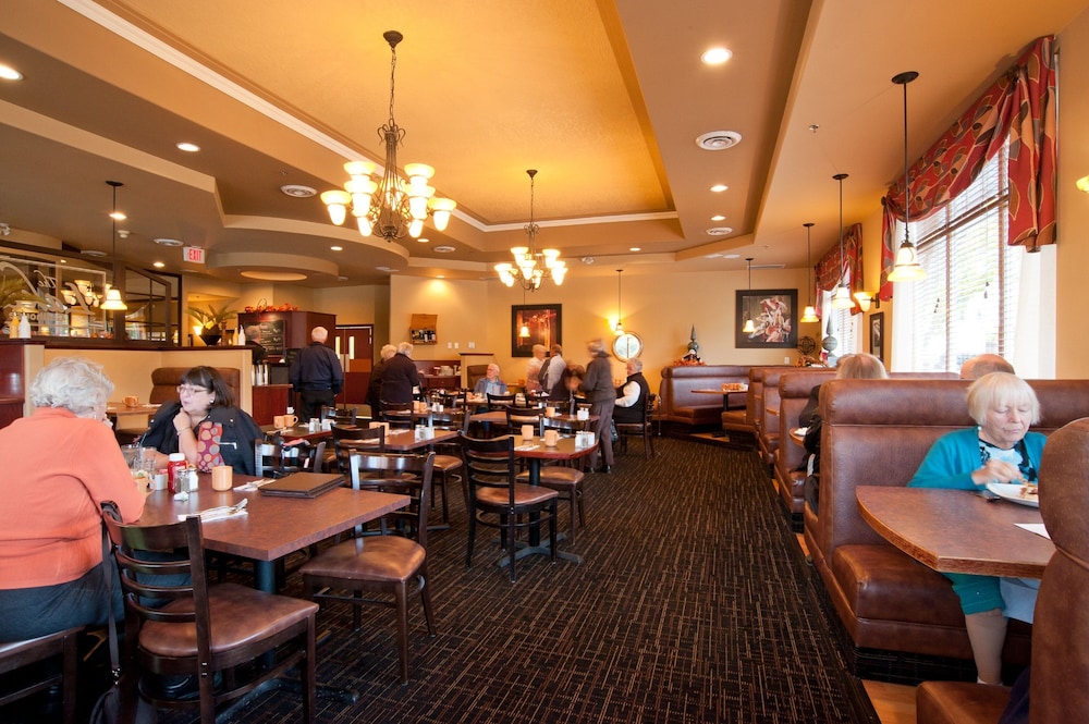 holiday inn victoria elk lake by ihg