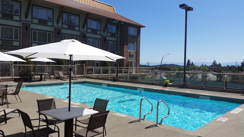 holiday inn victoria elk lake by ihg
