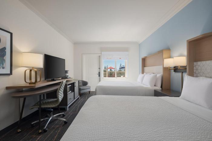holiday inn victoria elk lake by ihg