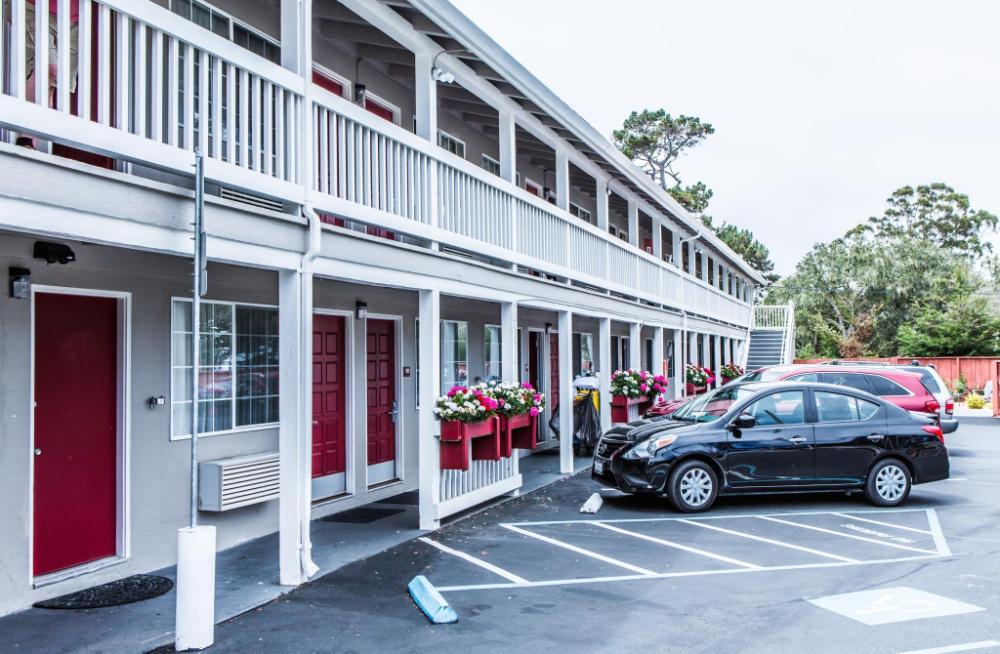 pelican inn monterey ca