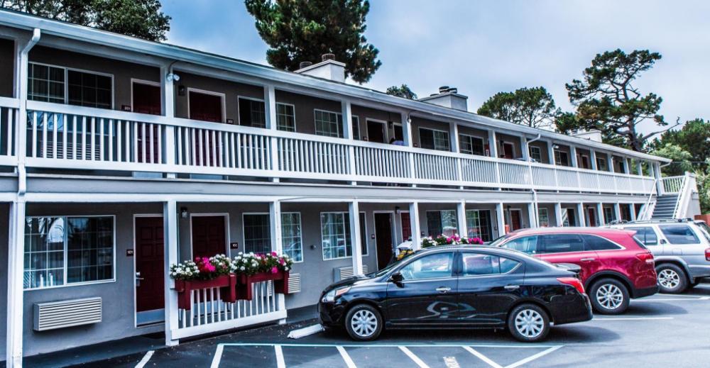 pelican inn monterey ca