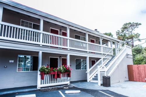 pelican inn monterey ca