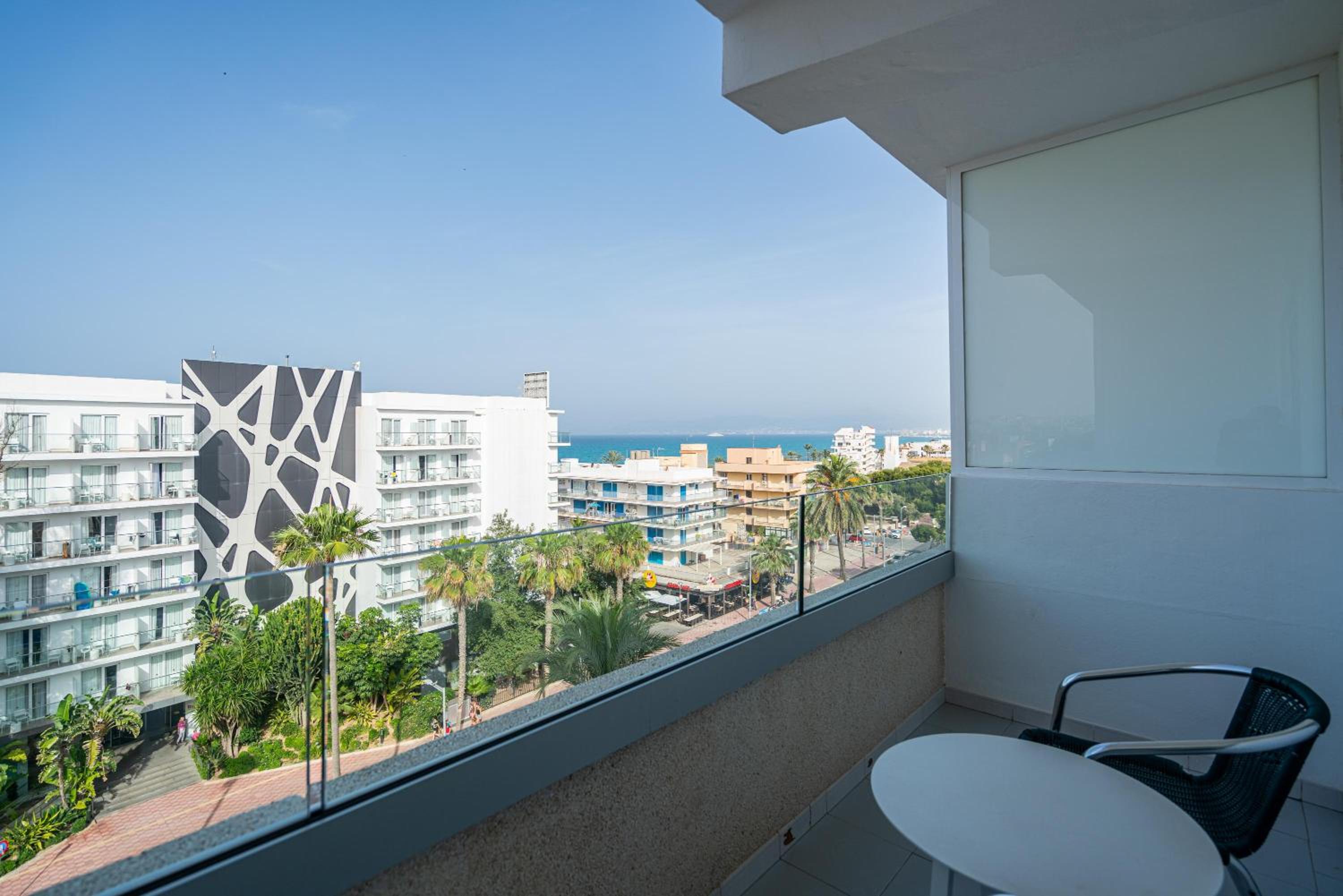 hotel thb niagara adults only