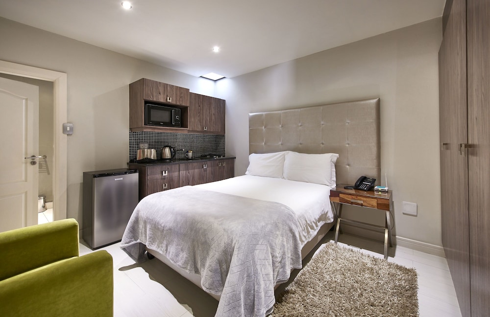 dynasty forest sandown accommodation