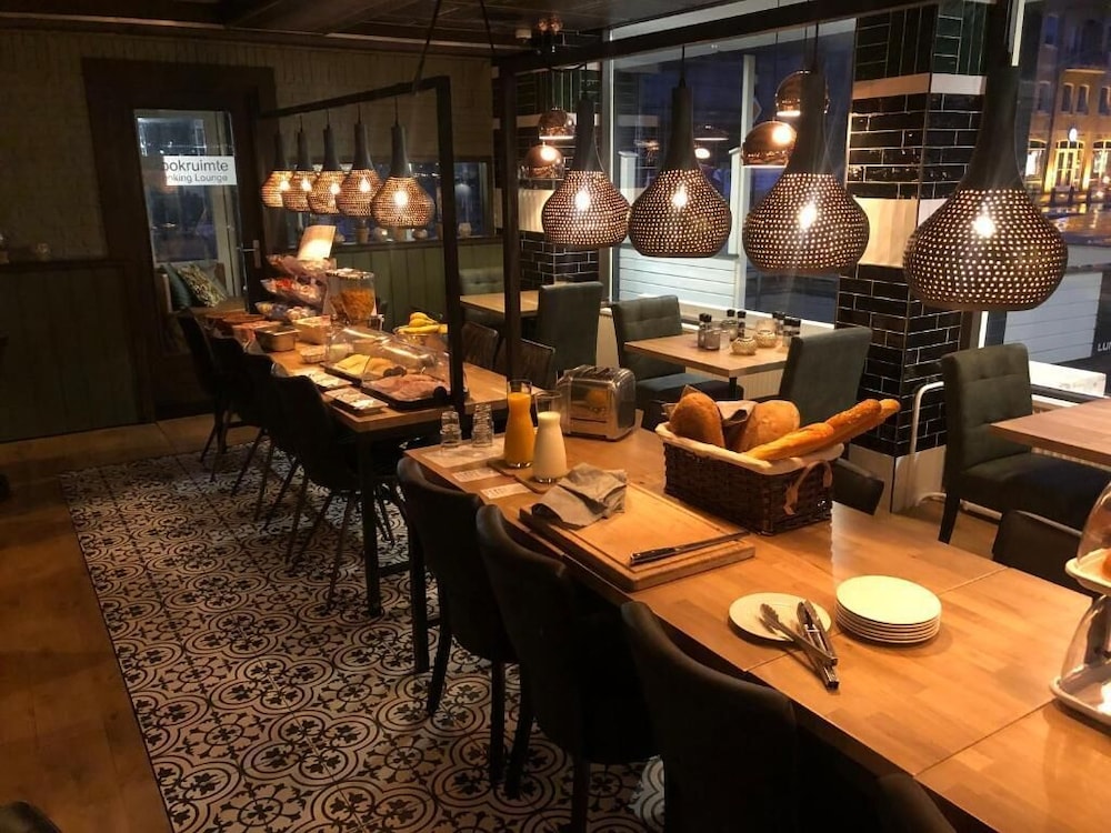 hotel de jonge heertjes