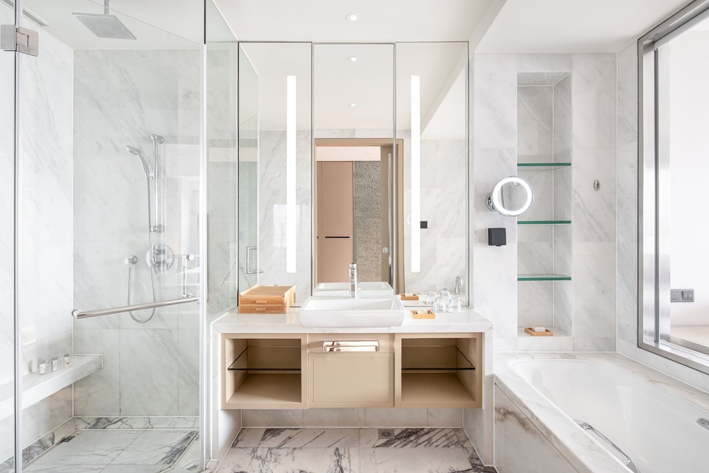 renaissance shanghai caohejing hotel