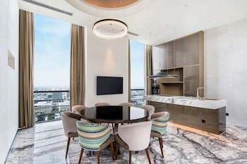 renaissance shanghai caohejing hotel