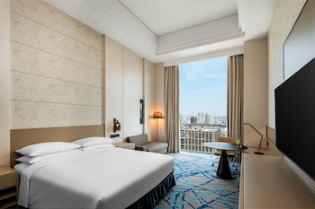 renaissance shanghai caohejing hotel