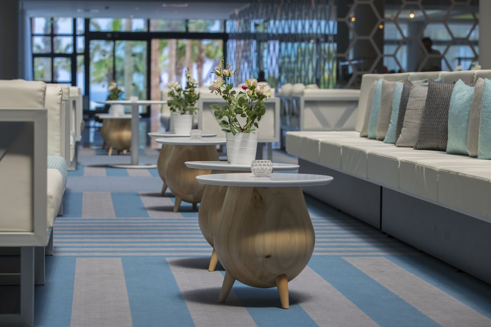 anastasia beach hotel