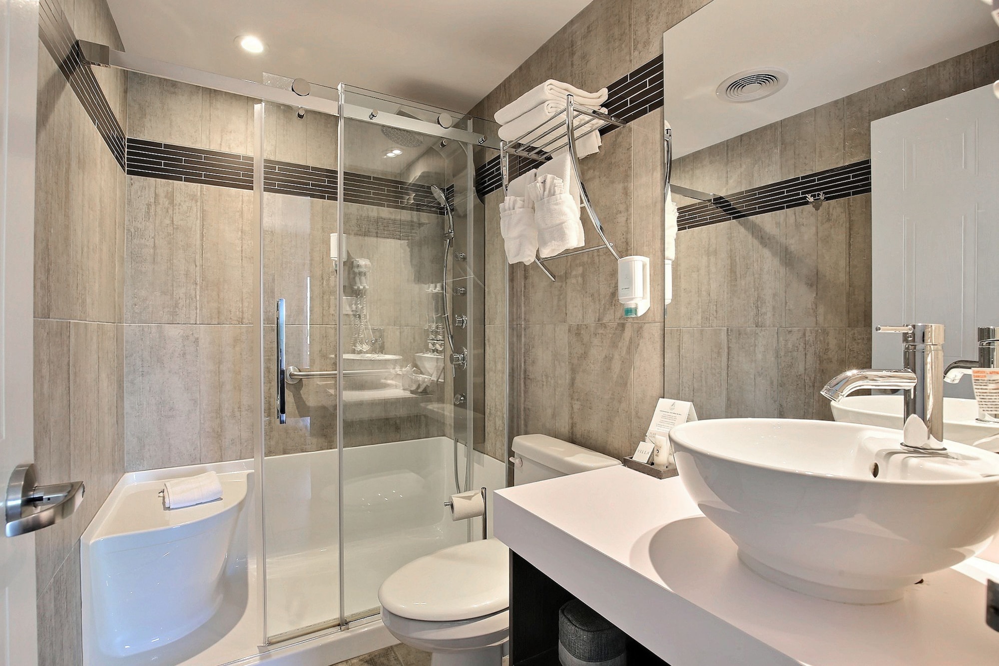 hotel lac brome