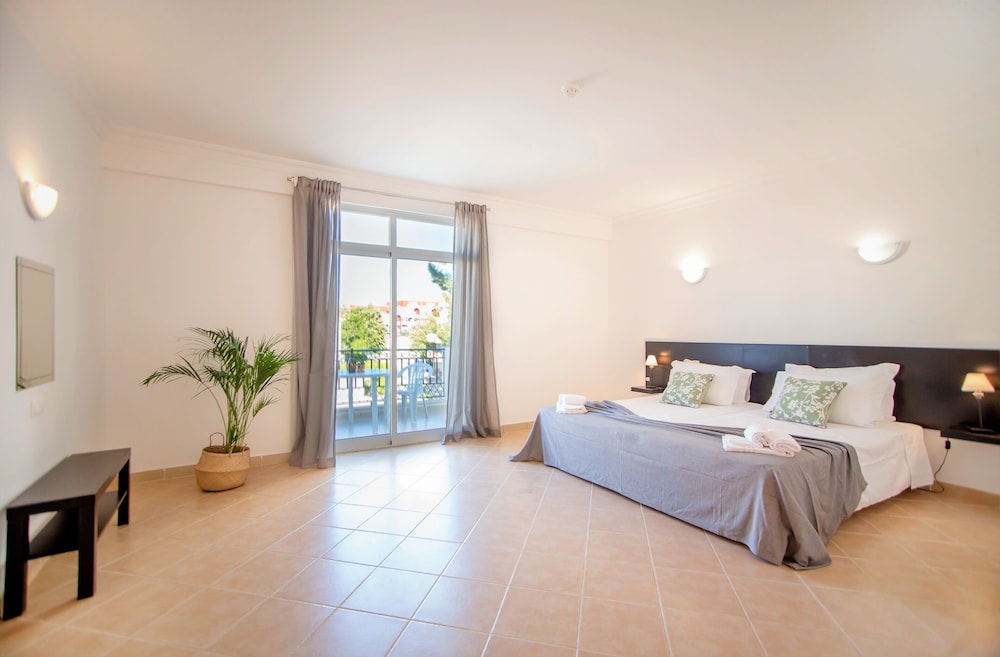 smy santa eulalia algarve