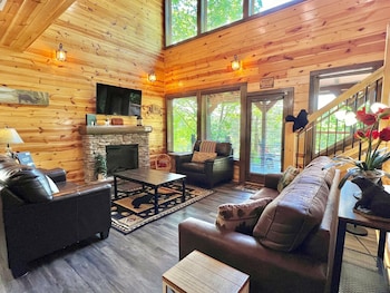 south side serenity 2 bedroom cabin by redawning