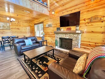 south side serenity 2 bedroom cabin by redawning