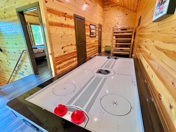 south side serenity 2 bedroom cabin by redawning
