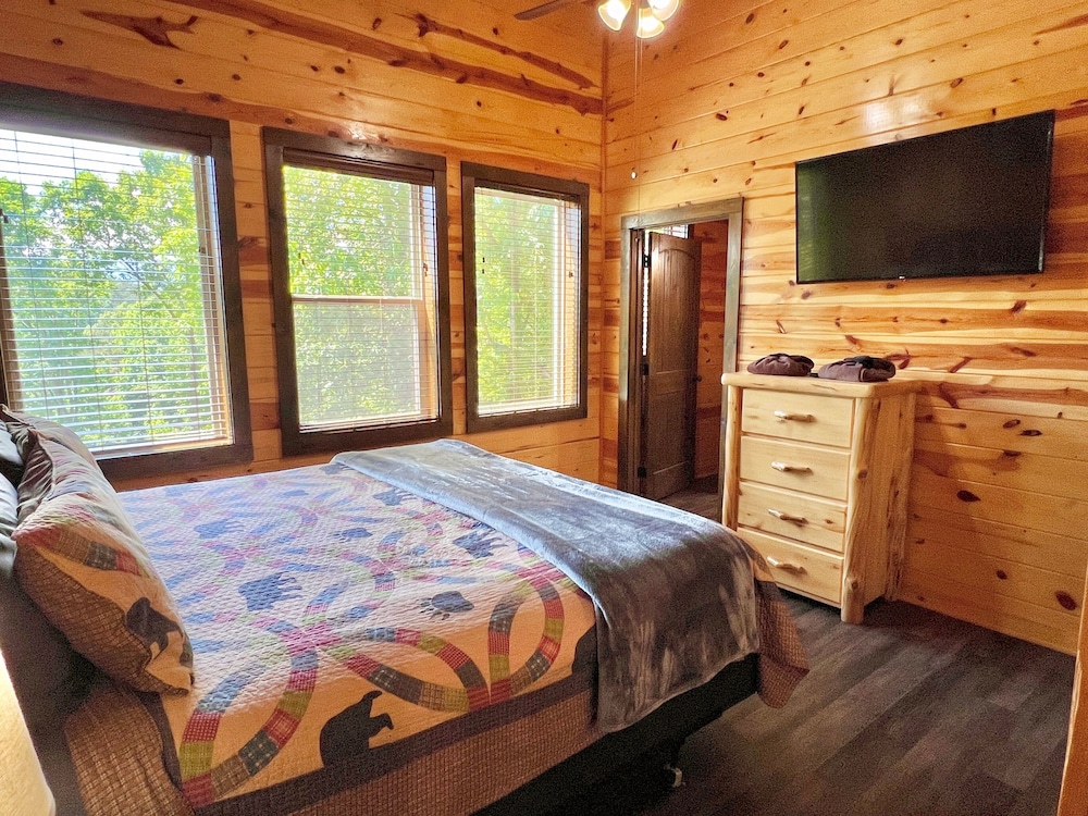 south side serenity 2 bedroom cabin by redawning