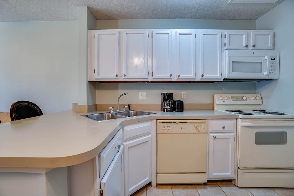 sandpiper cove resort by panhandle getaways