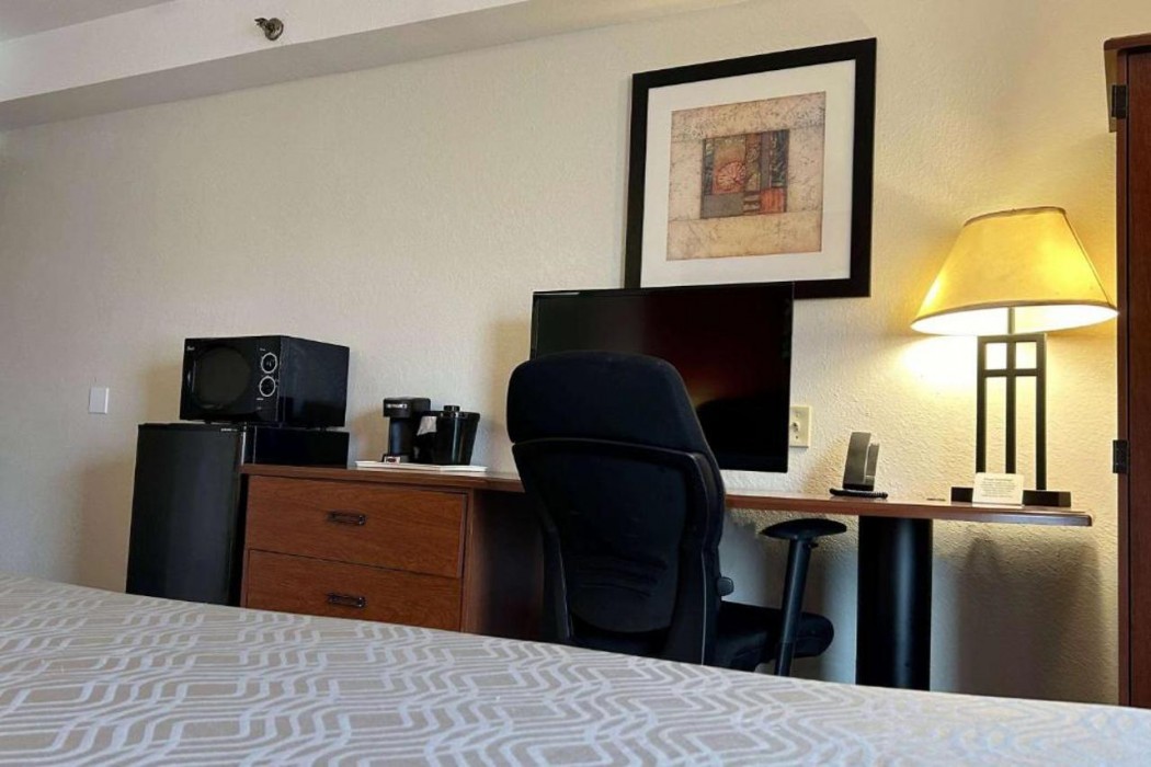 hotel champaign urbana university area