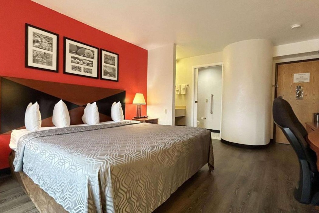 hotel champaign urbana university area