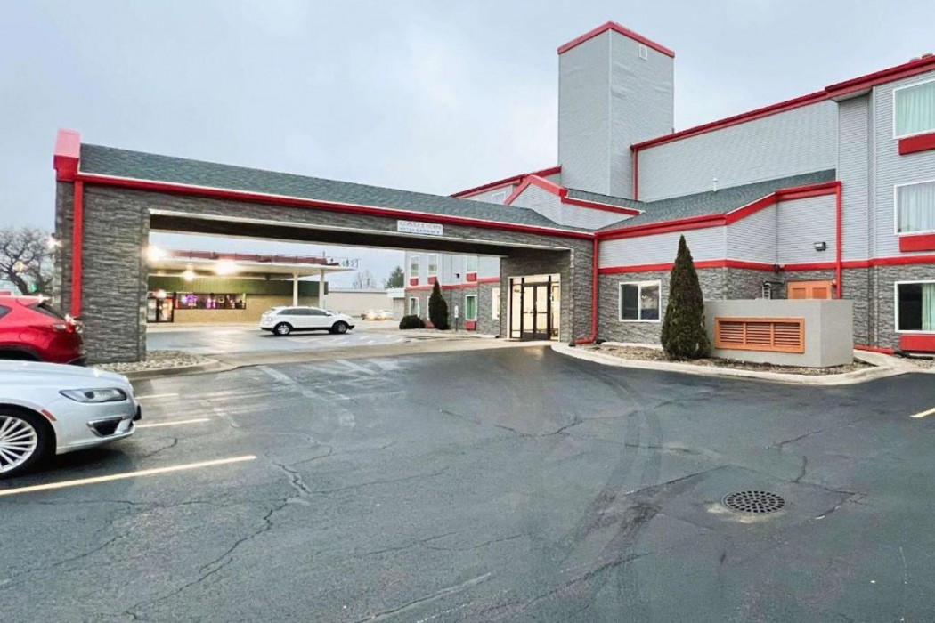 hotel champaign urbana university area